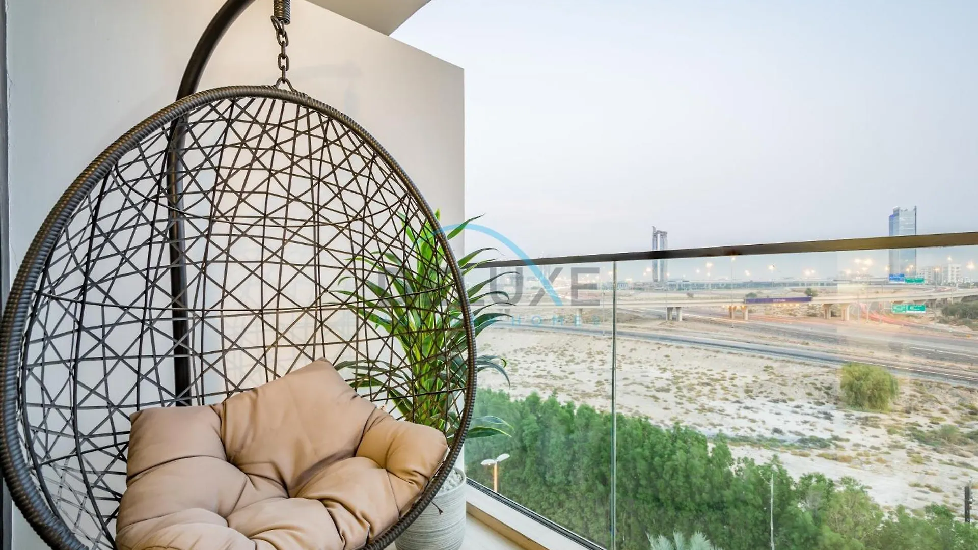 Modern 1Br Apartment In Binghatti Luna, Jumeirah Village Circle By Deluxe Holiday Homes Dubai United Arab Emirates